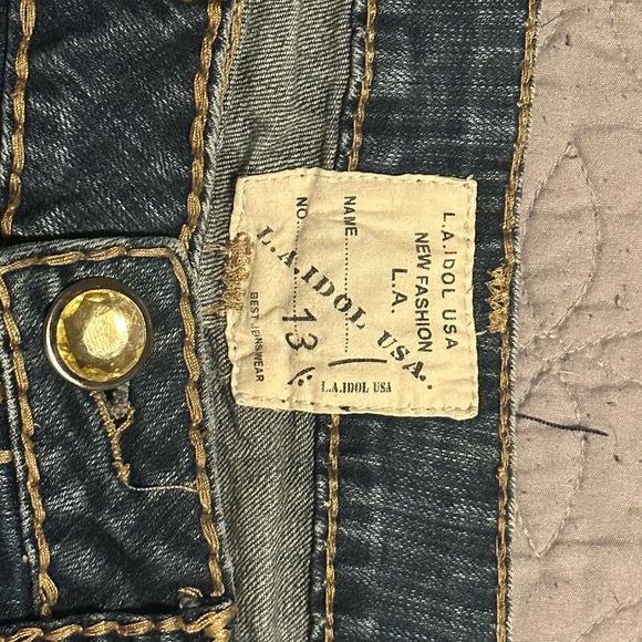 L.A. IDOL USA Distressed Capri Jeans Size 13 - Picture 4 of 4
